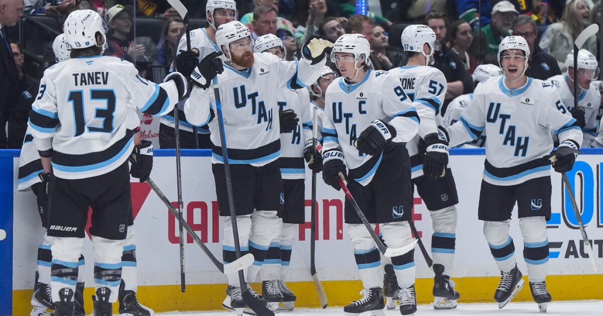 Keller's 3rd career hat trick helps Mammoth to a 7-4 win over Canucks