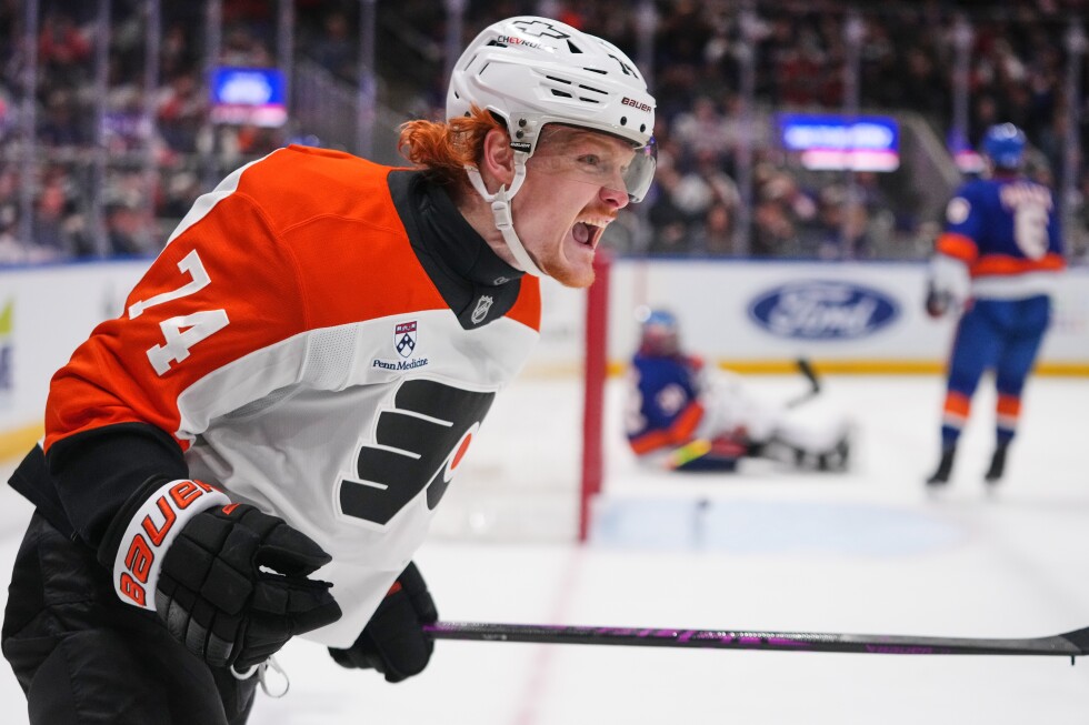 NHL's East playoff race shaken up as the Flyers rise and Red Wings fall