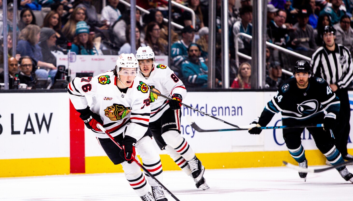 Blackhawks lose to new rival Sharks in final road game