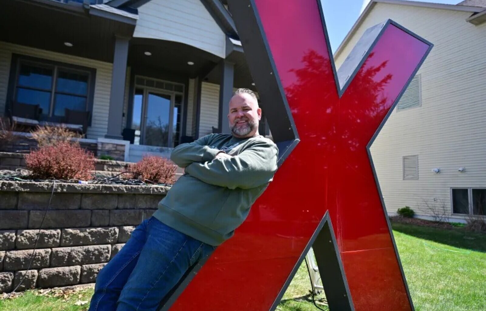Meet the diehard Wild fan keeping the ‘X’ alive in his front yard - InForum
