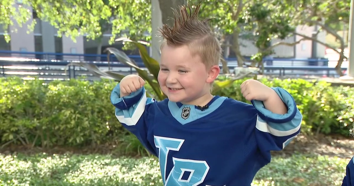 Meet Lincoln Moore: 4-year-old 'hype kid' taking Tampa Bay Lightning games by storm