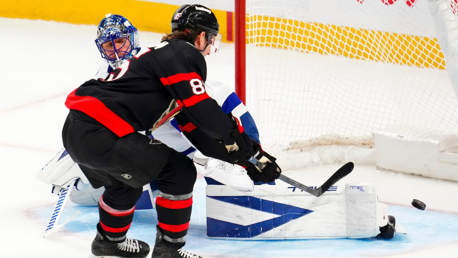 Sanderson scores twice for Senators in 6-2 win over Lightning