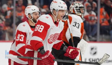 Kane scores pivotal goal as Red Wings beat Flyers 4-2 in a playoff-race swing