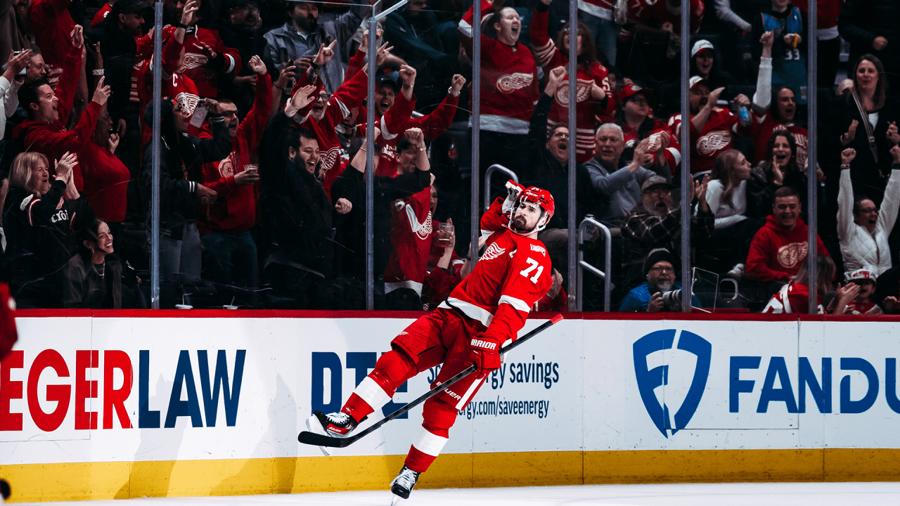 RECAP: Seider, Larkin power Red Wings to big 6-3 victory over Flyers