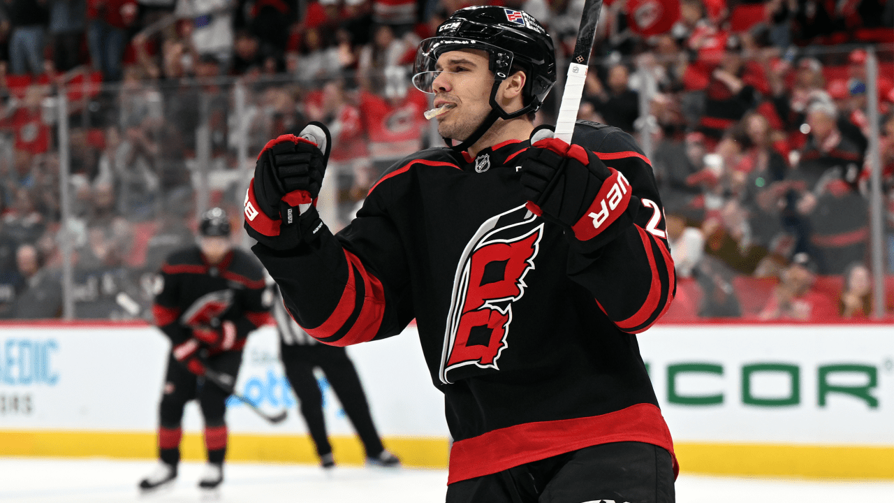 Stankoven scores twice in 1st period, Hurricanes clinch playoff berth with win against Blue Jackets