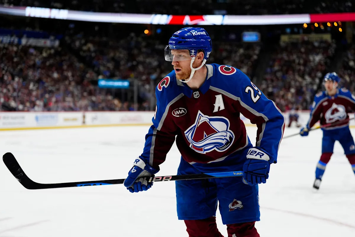 Hart Trophy finalists announced: Favorites and snubs for NHL MVP 2026