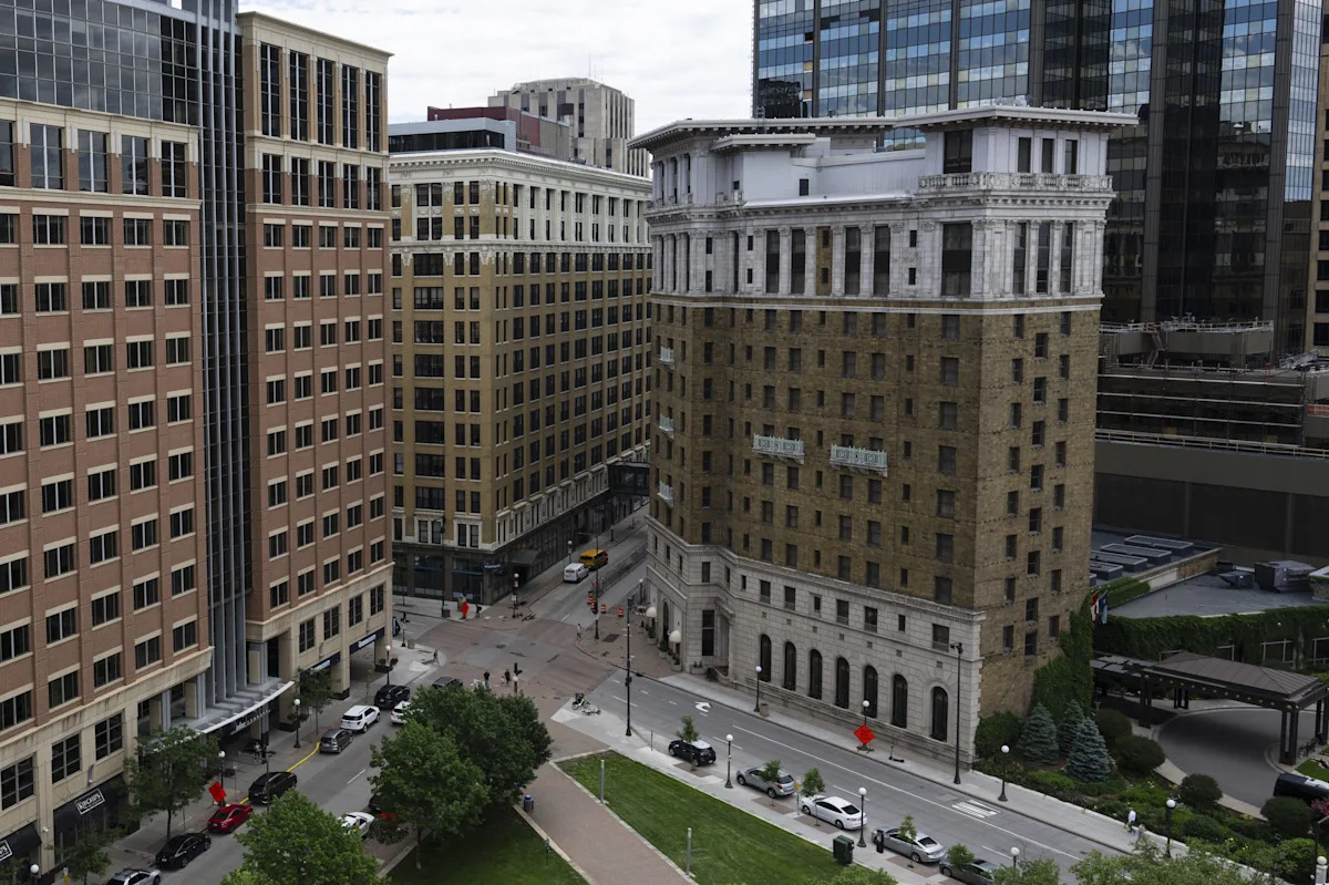 St. Paul hotel purchased by MN Wild owner Craig Leipold, St. Paul group