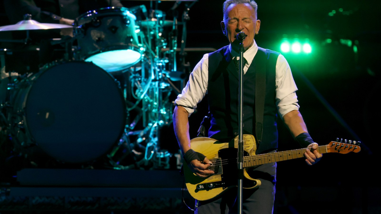 Bruce Springsteen's Philadelphia Concert Postponed by 76ers, Flyers