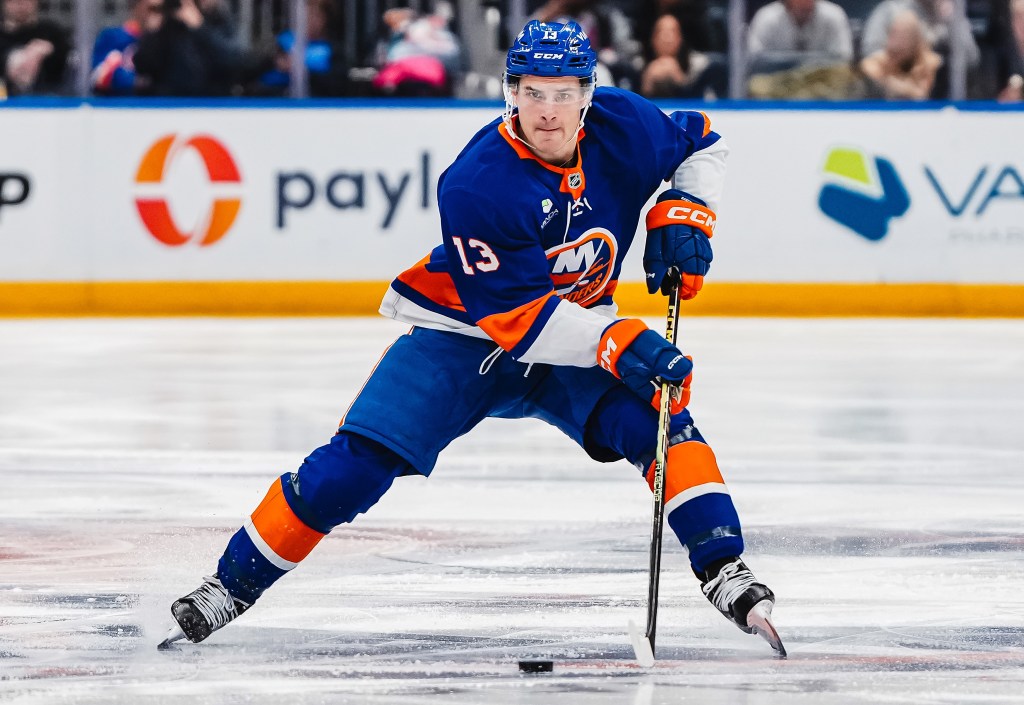Mathew Barzal was believed to be dealing with a kneecap issue at the end of this past Islanders season.