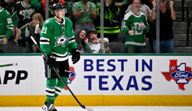 Blackhawks Have 2 Trade Targets To Consider From Stars