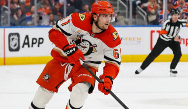 Golden Knights vs Ducks Prediction, Picks & Odds for Sunday's NHL Playoffs Game 4