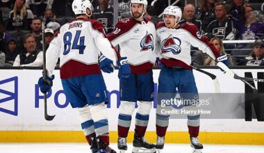 Avalanche,Hurricanes Sweep into Second Round of NHL Playoffs
