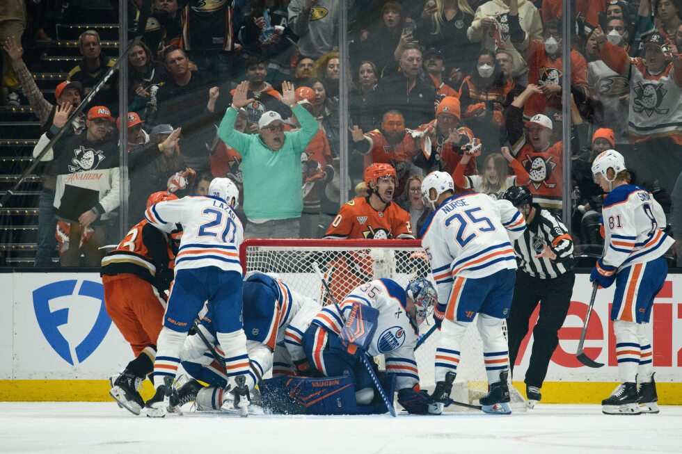 Ryan Poehling scores early in OT, Ducks push Oilers to the brink with 4-3 win in Game 4