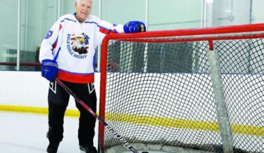 99-year-old hockey player inspires at Ozaukee Ice Center | Ozaukee Co. News