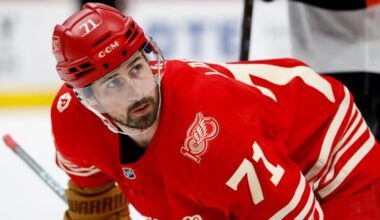 Flyers get major news on Dylan Larkin trade rumors