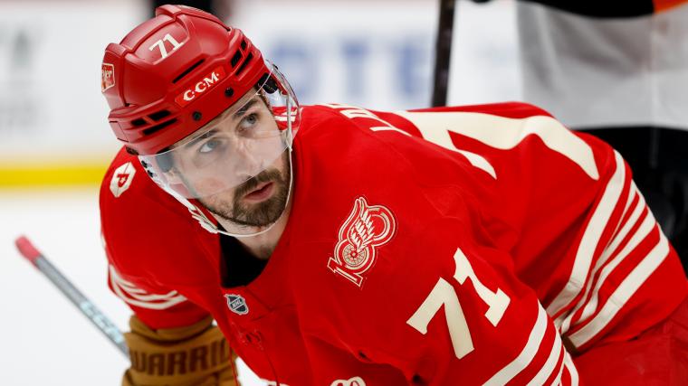 Flyers get major news on Dylan Larkin trade rumors
