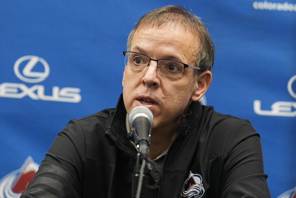 Avalanche GM Chris MacFarland leaves organization for Nashville Predators, Joe Sakic takes over in interim