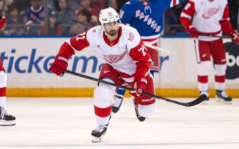 NHL Rumors: Maple Leafs Expected to Battle Montreal Canadiens in Dylan Larkin Trade Sweepstakes