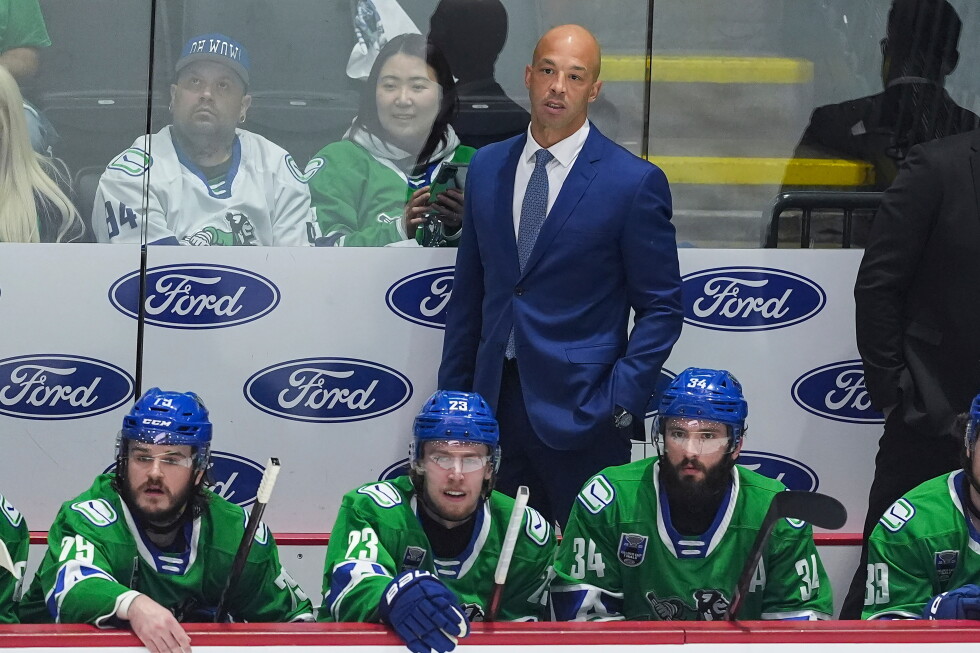 Vancouver Canucks hire Manny Malhotra as coach