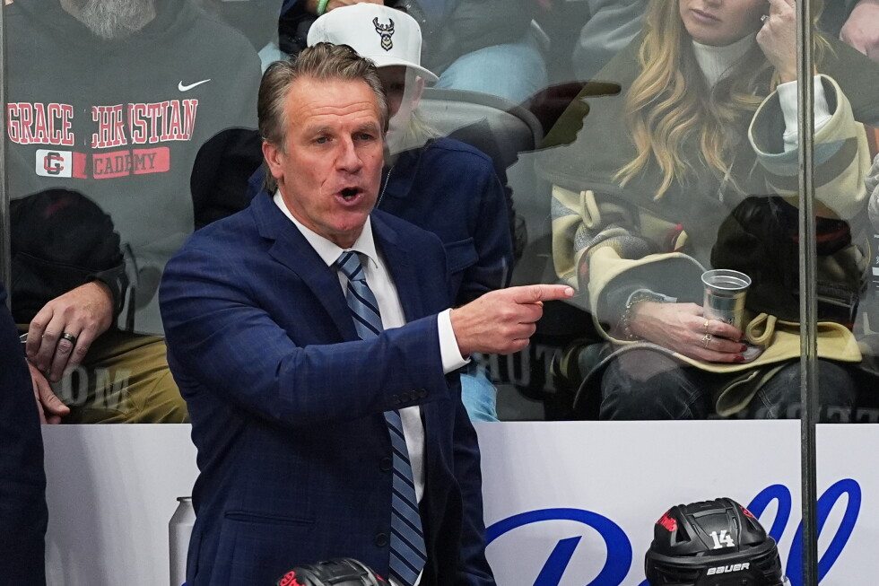 Maple Leafs hire former LA Kings coach Jim Hiller to replace Craig Berube