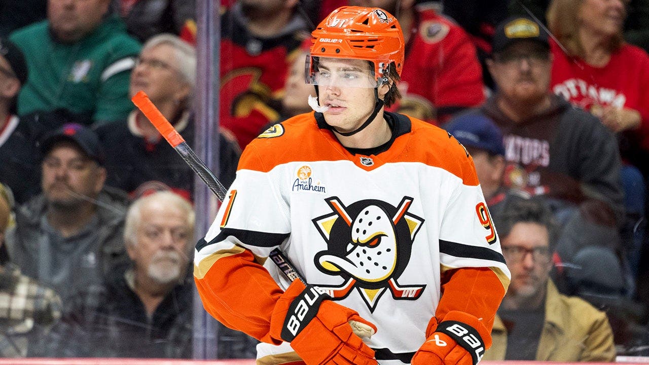 Flyers make stunning offer sheet for Ducks star Leo Carlsson in blockbuster NHL move