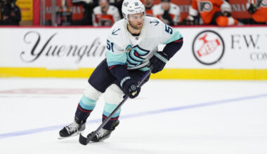 Jack's Daily: Blackhawks Iconic Option; Two RFAs Sign; Wright Trade News