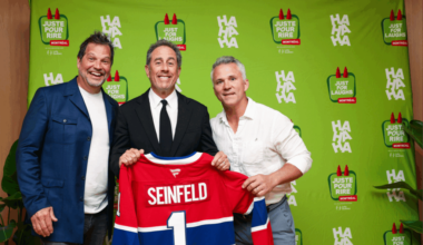 Habs coach Martin St. Louis presents Jerry Seinfeld with jersey at Just For Laughs in Montreal