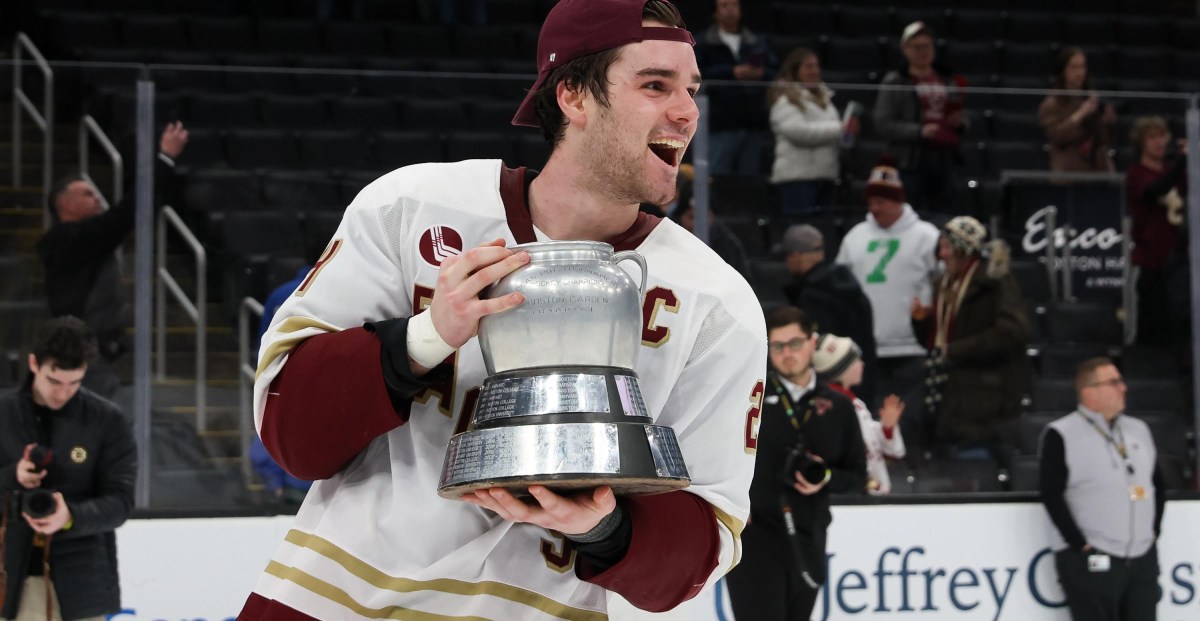 Former Boston College standout signs deal with San Jose Sharks