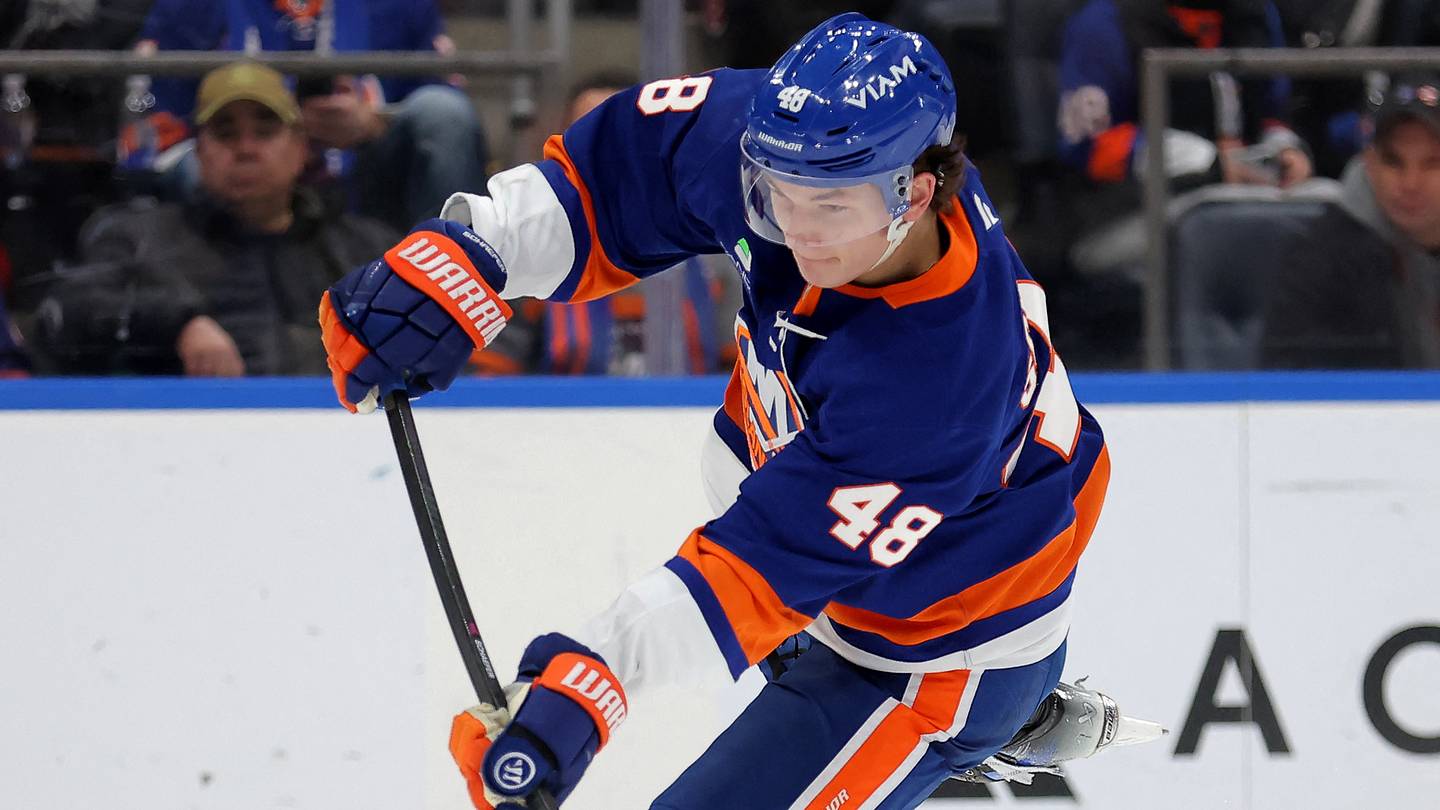 NY Islanders’ Matthew Schaefer Cracks Top 10 in NHL Defensemen Ranking Debut