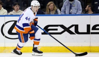 NY Islanders’ Jean-Gabriel Pageau Has Putter Like No One Else