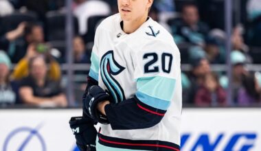 Canucks Urged To Sign One Of Last Big Free Agents