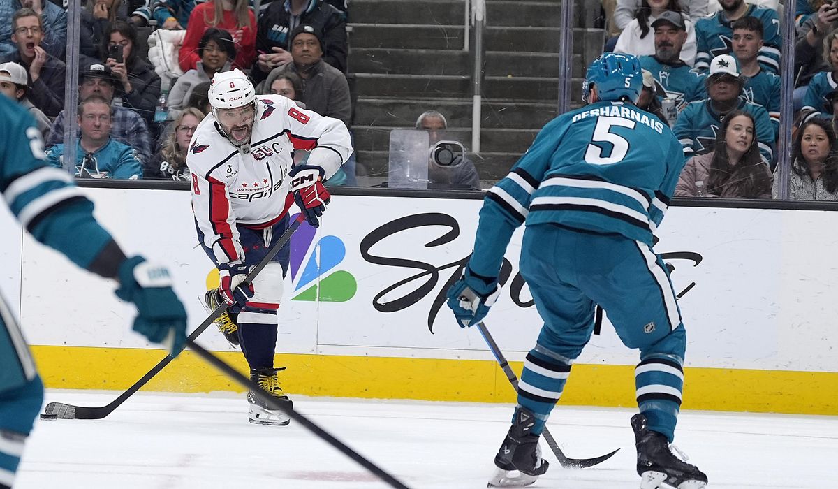 Capitals sign defensemen Desharnais, Holl to replace departed van Riemsdyk