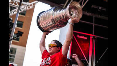 Carolina Hurricanes’ Eric Robinson brings Stanley Cup to Guy Gaudreau in emotional South Jersey celebration