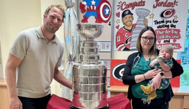 Staal brings Stanley Cup to pediatric hospital in hometown of Thunder Bay