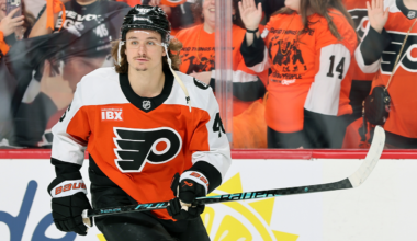 Flyers stage hilarious protest after Trevor Zegras' ridiculous jersey-tucking penalty
