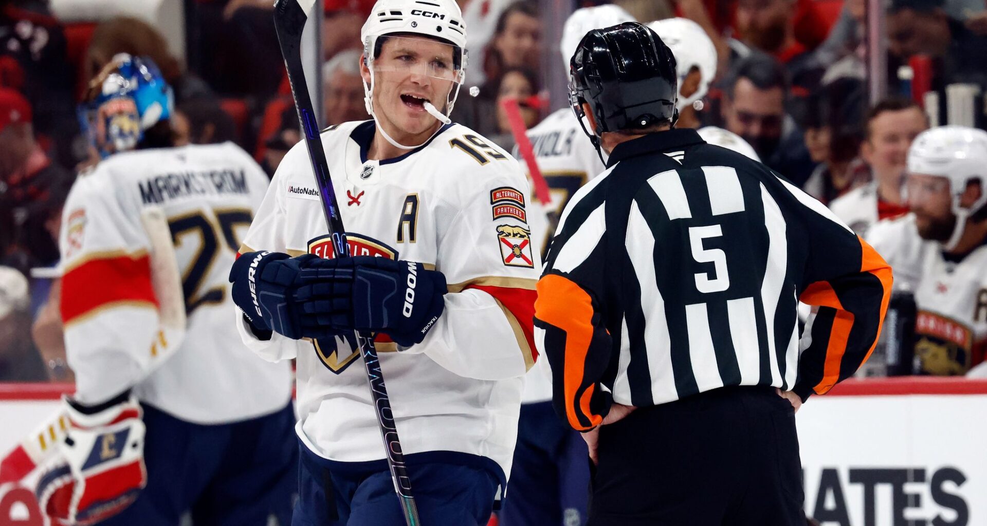 Forsling scores with 4.3 seconds left in OT as Panthers beat Hurricanes 1-0