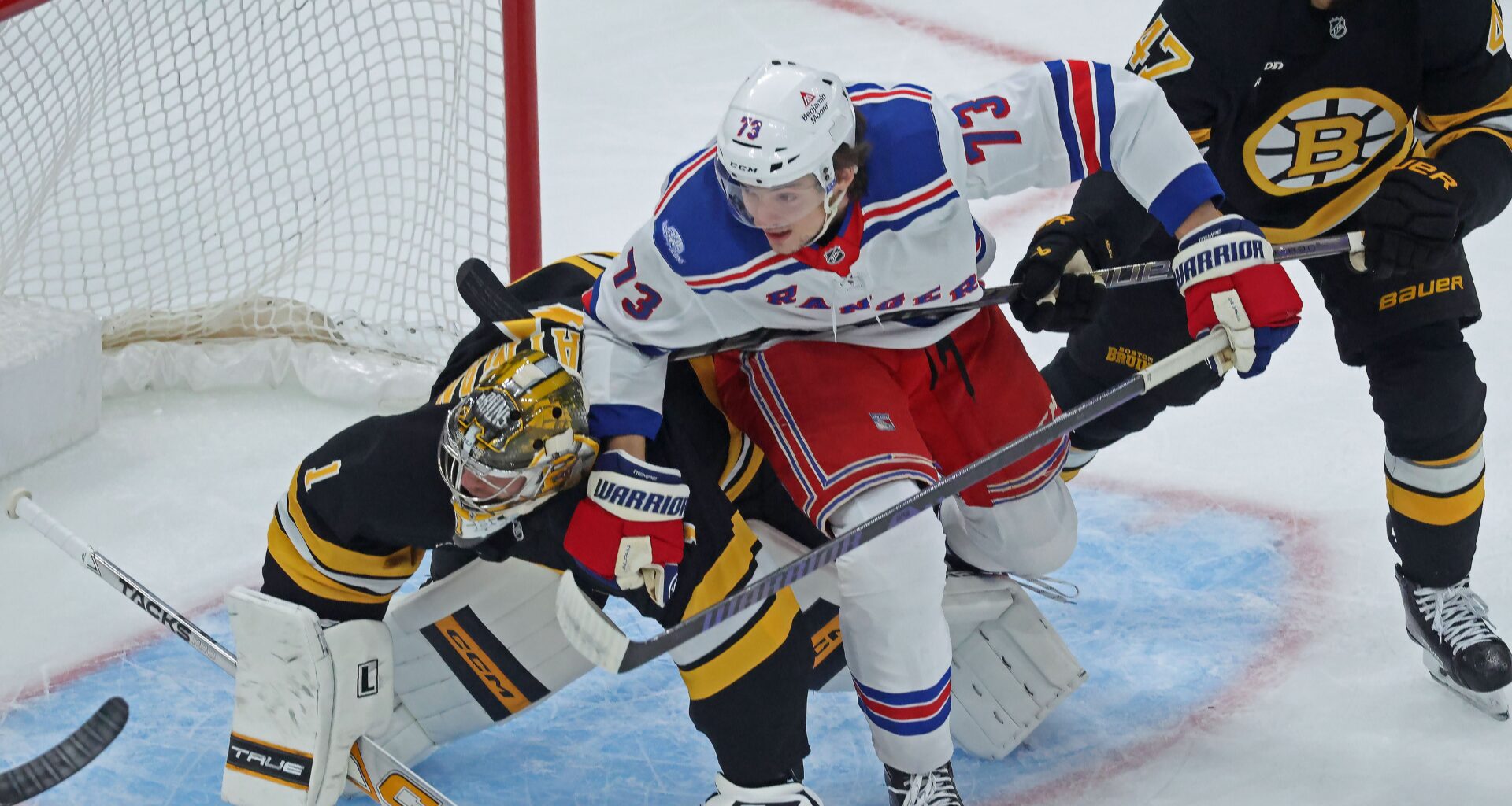 Late surge lifts Bruins over Rangers, 3-0