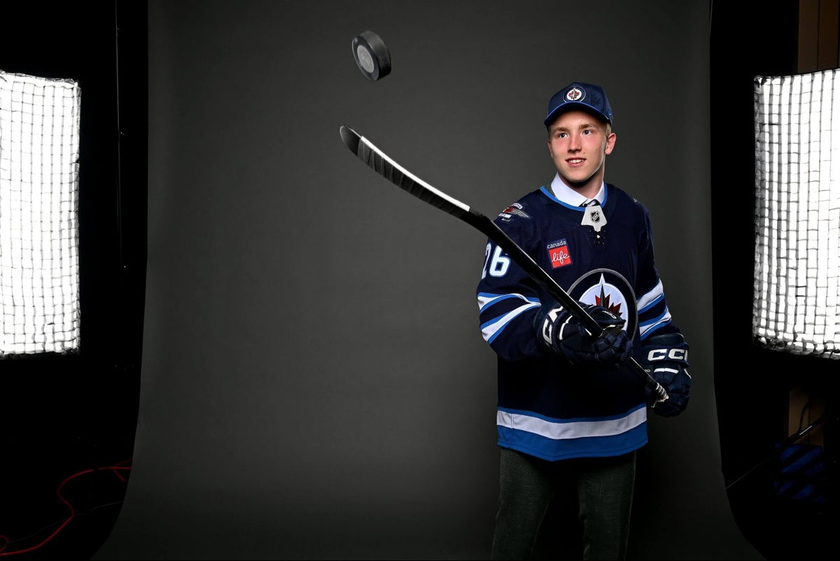 What can the Winnipeg Jets expect from Viggo Björck in his rookie season?