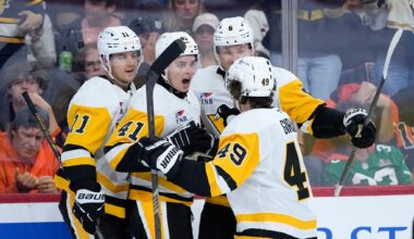 Malkin scores, Silovs stops 19 shots as Penguins pile on in 7-0 win over Flyers in teams' opener