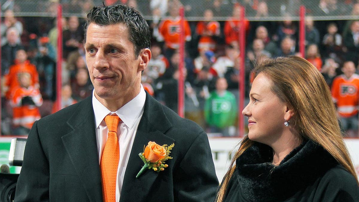 Rod Brind'Amour and his wife Amy look on during his Flyers Hall of Fame induction ceremony.