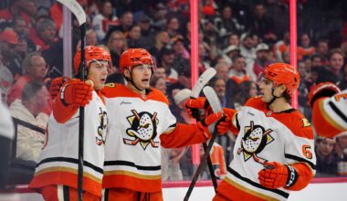 Leo Carlsson leads Ducks past Flyers 5-4 in comeback win