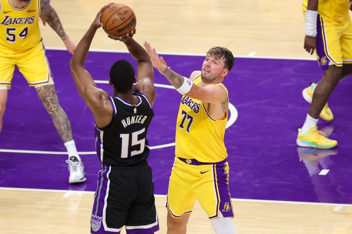 Los Angeles Lakers PG Luka Doncic (77) contests a shot during an NBA basketball game against the Sacramento Kings, Thursday October 8, 2026 in Los Angeles, Calif.