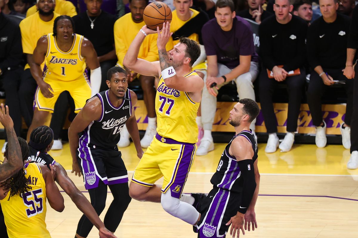 Los Angeles Lakers PG Luka Doncic (77) shoots the ball during an NBA basketball game against the Sacramento Kings, Thursday October 8, 2026 in Los Angeles, Calif.