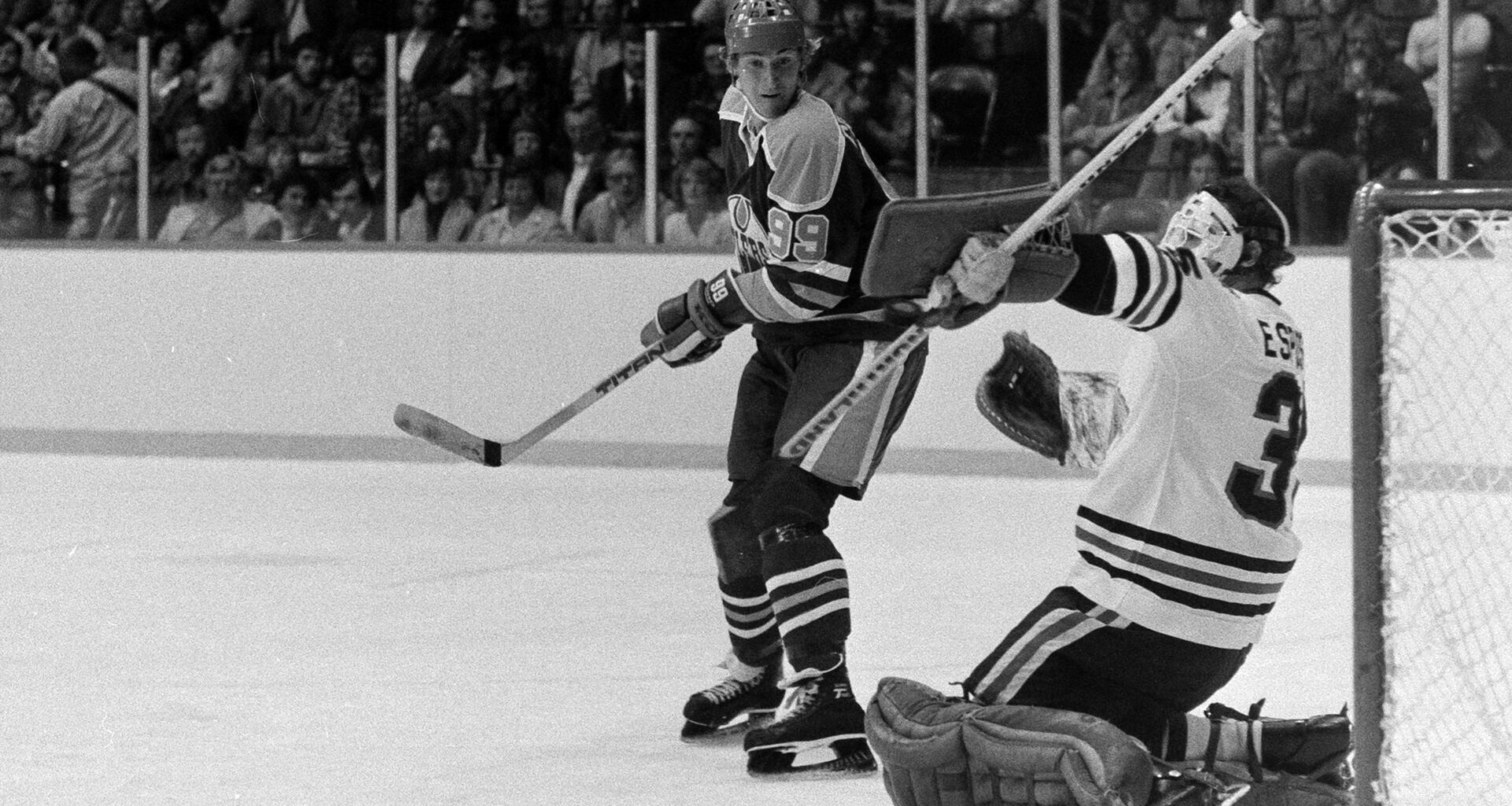 Today in Chicago History: Wayne Gretzky makes his NHL debut