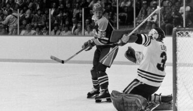 Today in Chicago History: Wayne Gretzky makes his NHL debut