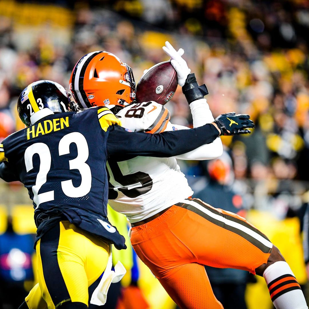 Throw it  to the Chief!  : #CLEvsPIT on ESPN
: Browns mobile app...