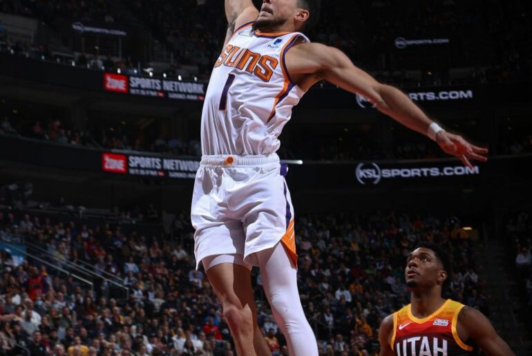 @dbook went off for 43 to lead @suns to 8th straight W! ...