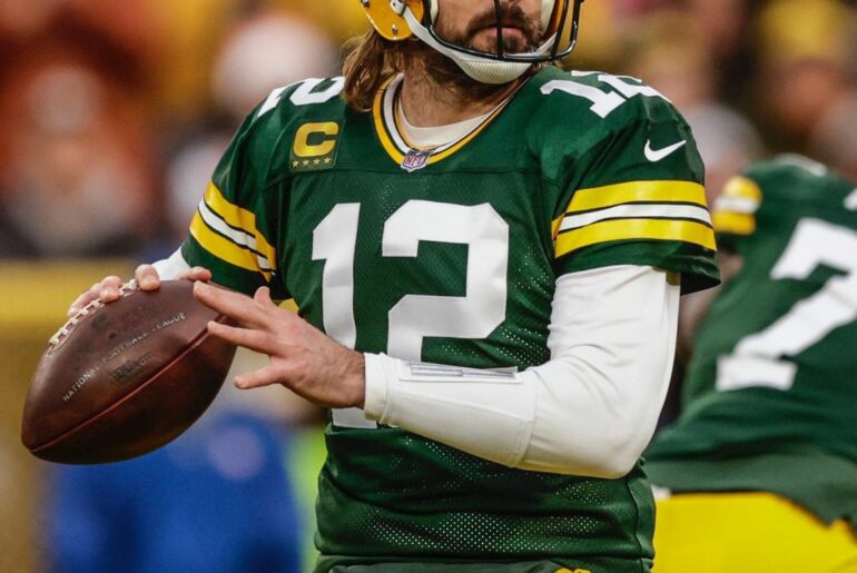 #Packers QB @aaronrodgers12 has been honored by the Pro Football Writers of Amer...