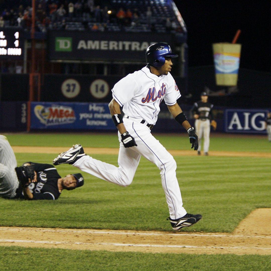 #TBT to when @endychavezofficial walked us off with a bunt. ...