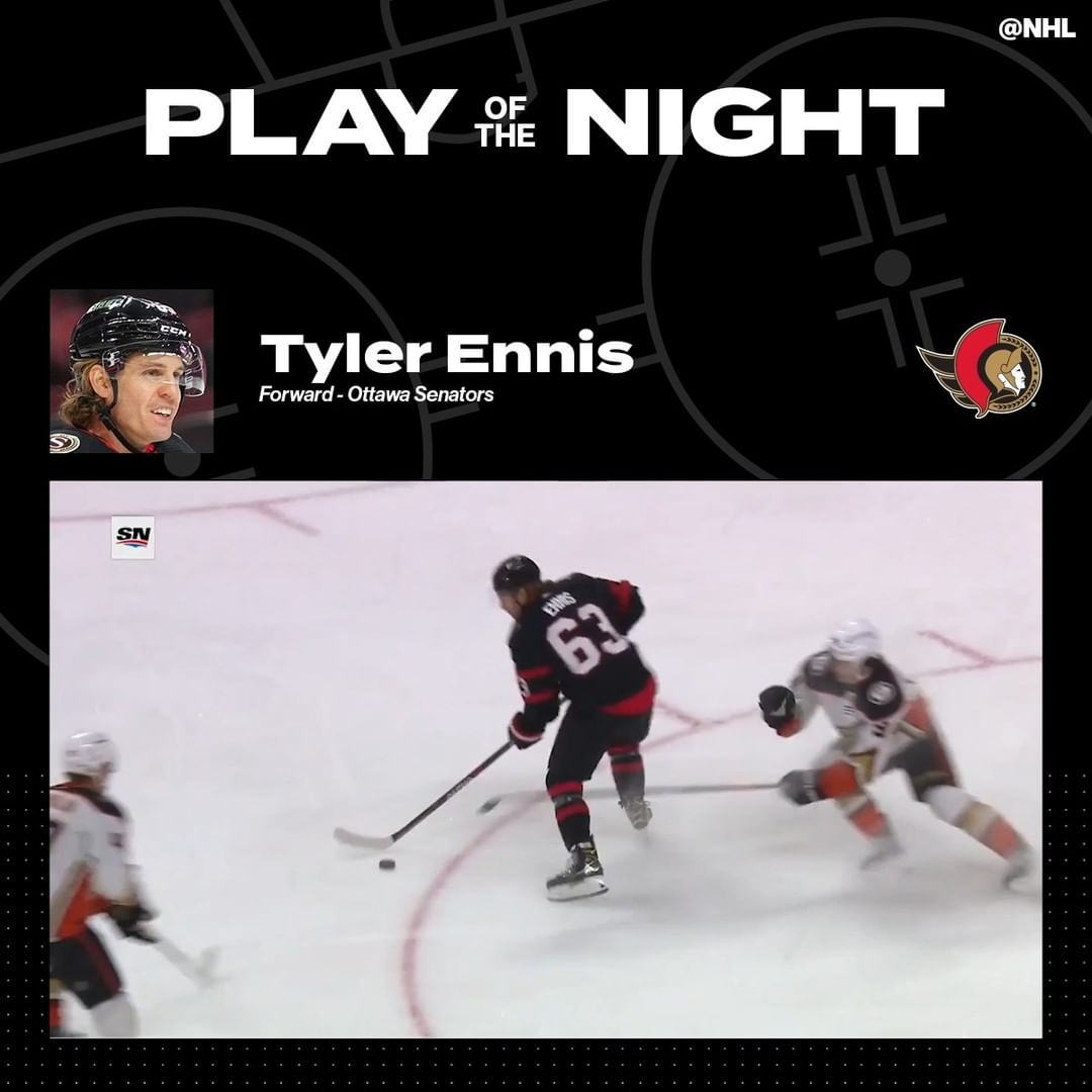 -Tyler Ennis spins and fires 
-@seandurzi drops it back 

Alright, who had the P...